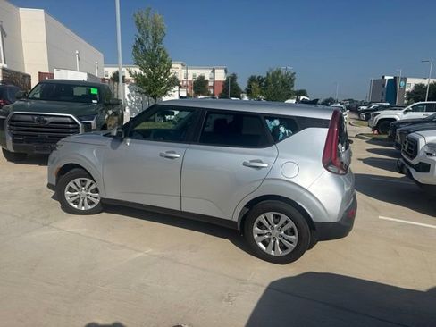 Used 2020 Kia Soul LX FWD image 4