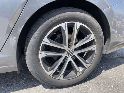 Used 2025 Volkswagen Jetta Sport FWD image 3