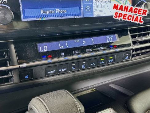 Used 2023 Toyota Sienna XLE Woodland Edition AWD/4WD image 19