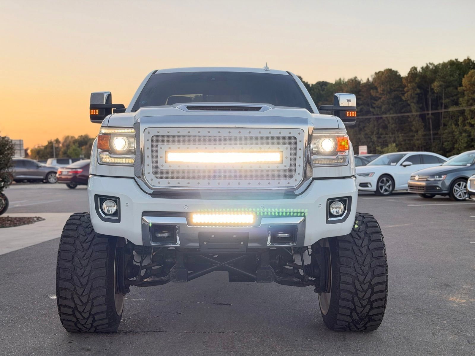Used 2017 GMC Sierra 2500 Denali w/ Duramax Plus Package AWD/4WD image 59