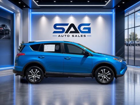 Used 2016 Toyota RAV4 LE FWD image 3