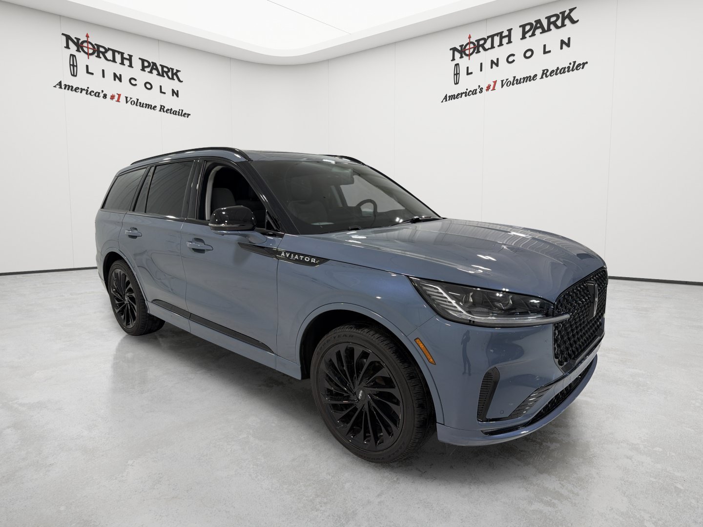 Used 2025 Lincoln Aviator Reserve w/ Equipment Group 201A AWD/4WD image 7