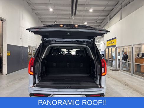 Used 2025 Ford Expedition Platinum AWD/4WD image 18