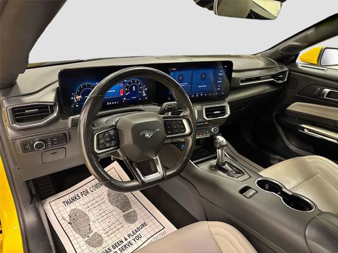 Used 2024 Ford Mustang Premium image 9