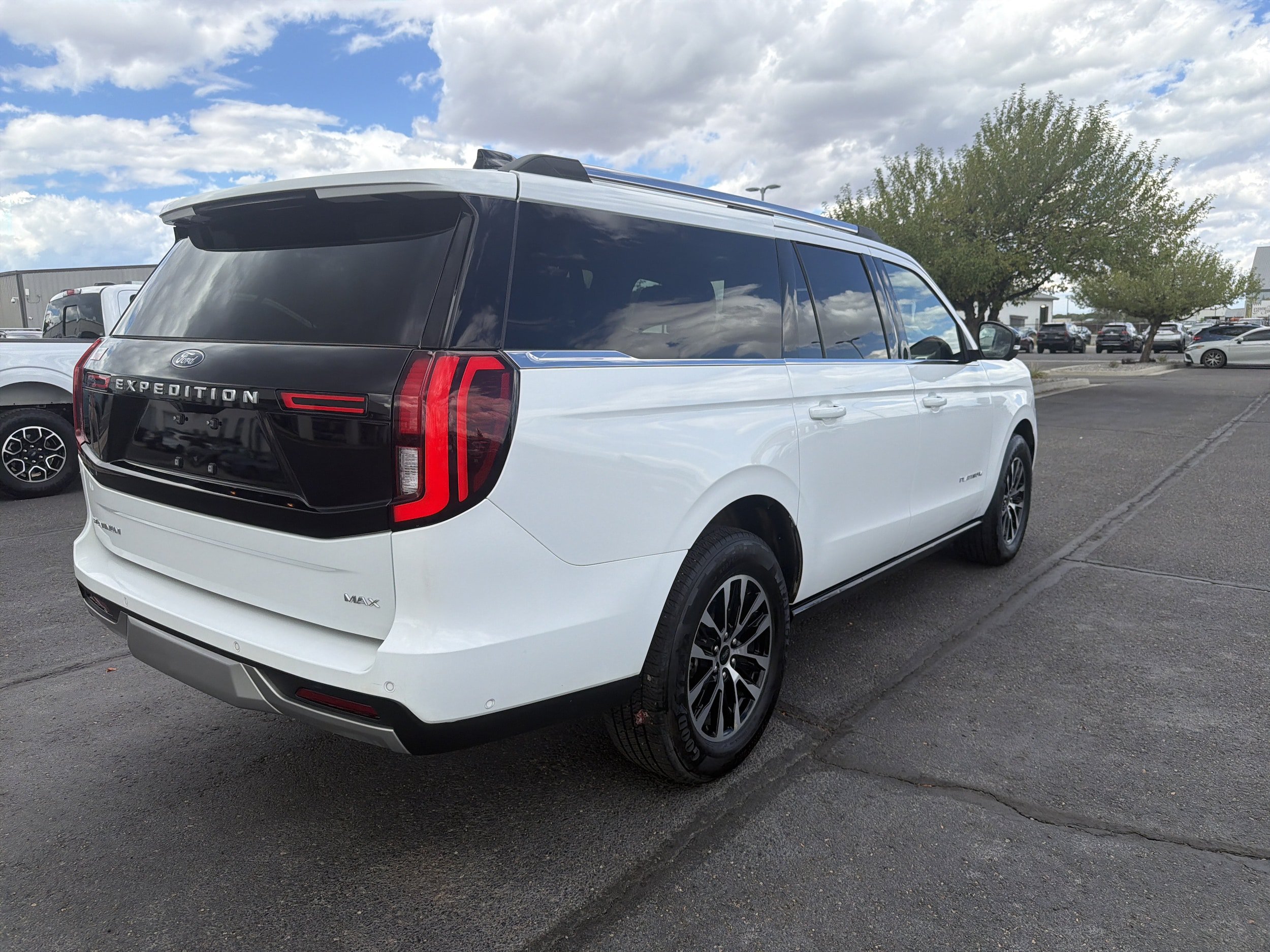 Used 2025 Ford Expedition Max Platinum AWD/4WD image 5
