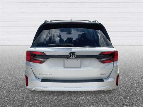 New 2026 Honda Odyssey Touring image 4