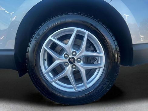 Used 2023 Ford Edge SEL image 11