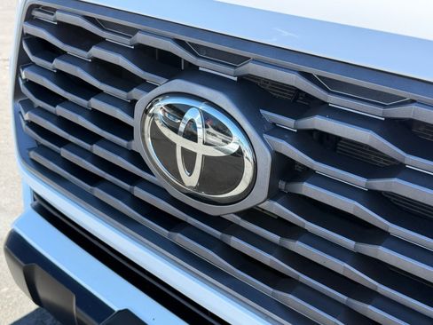 Used 2023 Toyota Tacoma TRD Off-Road image 33