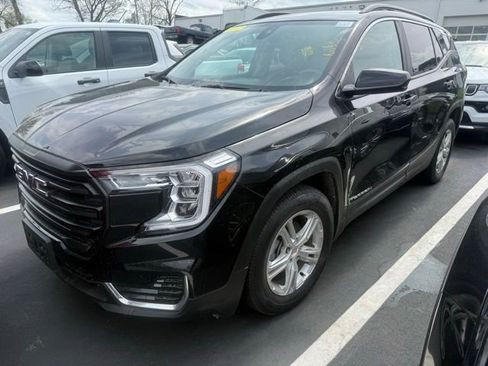 Used 2022 GMC Terrain SLE w/ Driver Convenience Package image 1