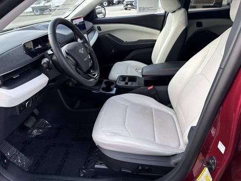 Used 2025 Ford Mustang Mach-E Premium image 15