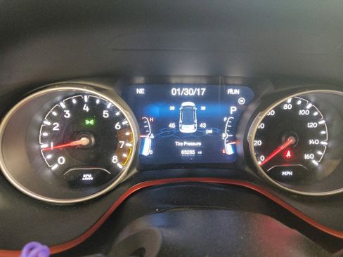 Used 2020 Jeep Compass Trailhawk AWD/4WD image 23