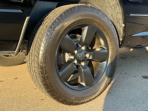 Used 2014 RAM 1500 Express image 25