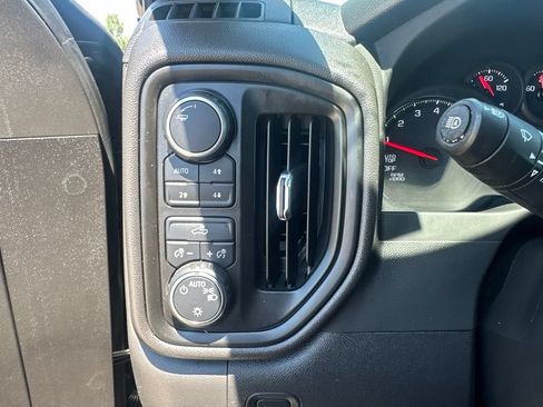 Used 2022 Chevrolet Silverado 1500 Custom Trail Boss AWD/4WD image 12