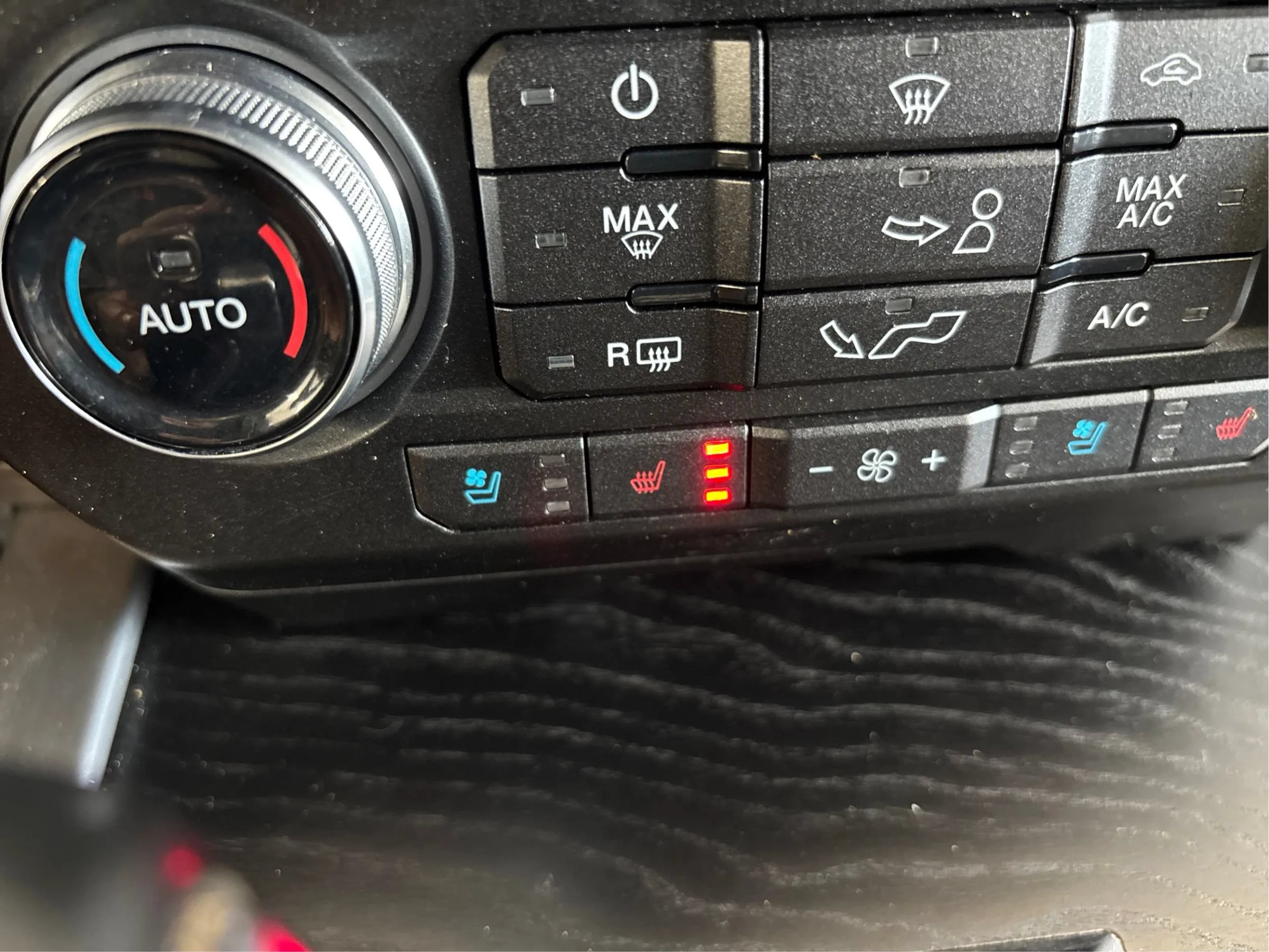 Used 2019 Ford F150 Platinum w/ Equipment Group 701A Luxury AWD/4WD image 43