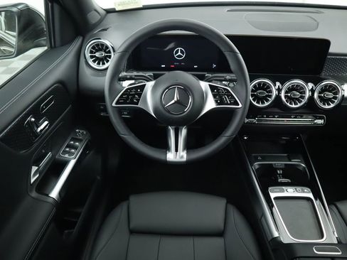 Certified 2025 Mercedes-Benz GLB 250 image 11