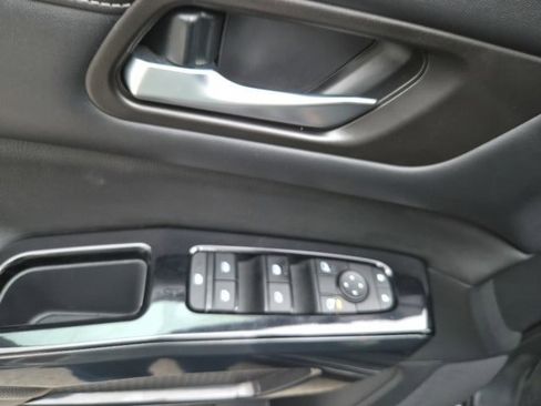 Used 2022 Nissan Pathfinder SV image 20