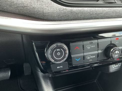 Used 2023 Jeep Compass Latitude AWD/4WD image 17