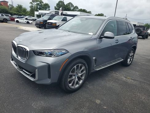 Used 2025 BMW X5 xDrive40i AWD/4WD image 2