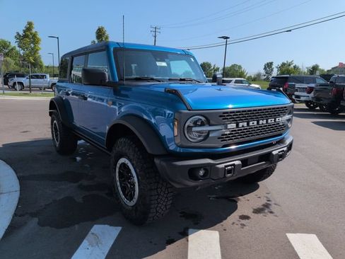 Certified 2023 Ford Bronco Badlands w/ Sasquatch Package AWD/4WD image 7