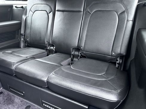 Used 2024 Land Rover Defender 130 S image 31