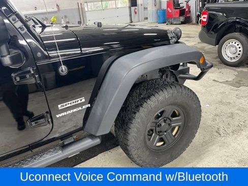 Used 2016 Jeep Wrangler Sport w/ Connectivity Group AWD/4WD image 23