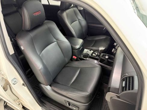 Used 2020 Toyota 4Runner TRD Off-Road Premium w/ Moonroof Package AWD/4WD image 25