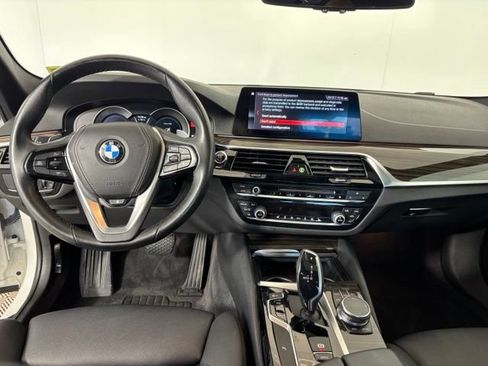 Used 2019 BMW 530i xDrive AWD/4WD image 12