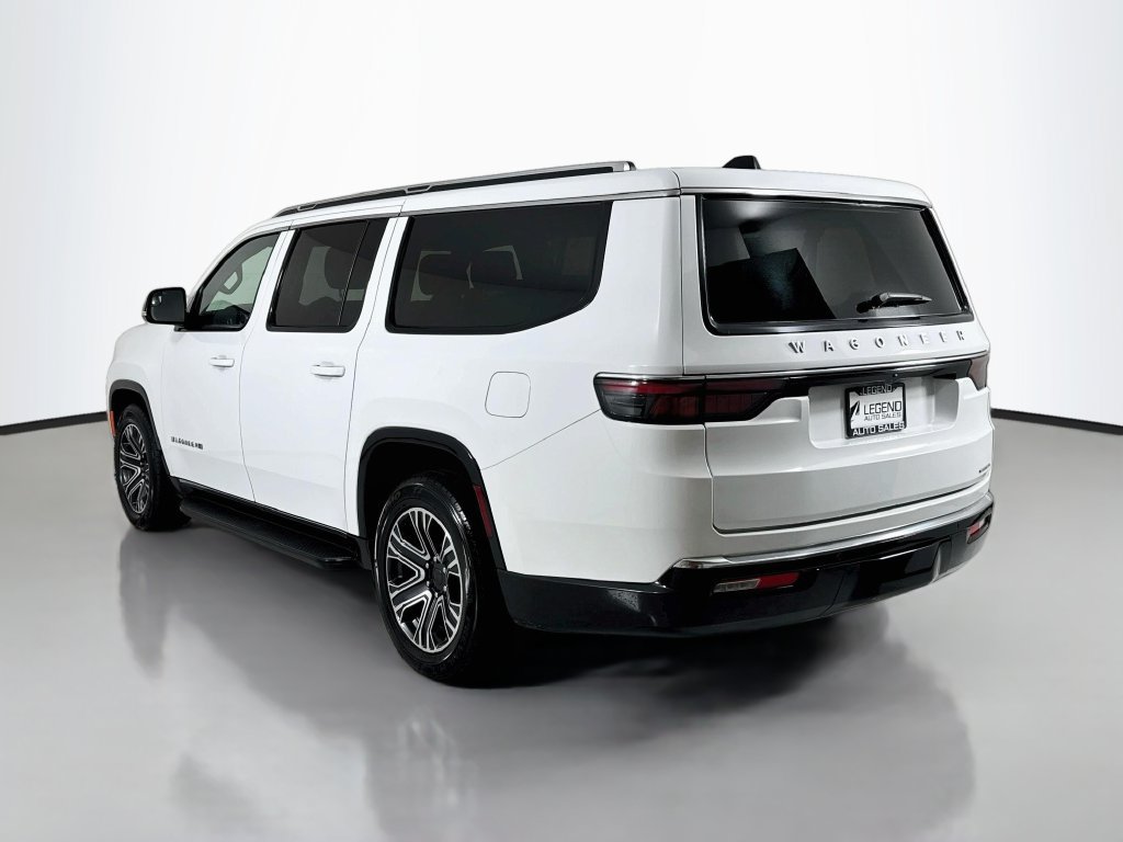 Used 2024 Jeep Wagoneer L Series II w/ Flexible Seating Group AWD/4WD image 8