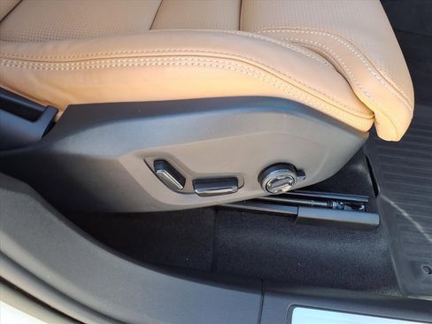 Certified 2023 Volvo XC60 B5 Ultimate w/ Protection Package Premier image 12