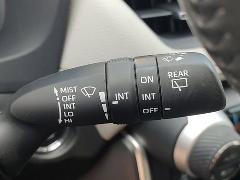 Used 2020 Toyota RAV4 XLE Premium FWD image 22