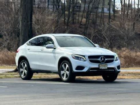 Used 2018 Mercedes-Benz GLC 300 4MATIC Coupe image 3