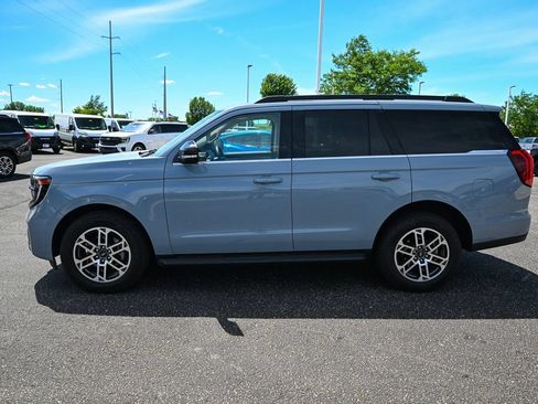 Used 2025 Ford Expedition Active AWD/4WD image 8