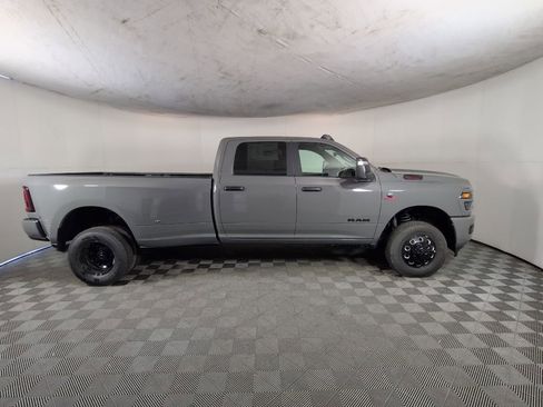 New 2026 RAM 3500 Big Horn AWD/4WD image 4