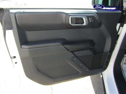 Certified 2025 Ford Bronco Badlands AWD/4WD image 11