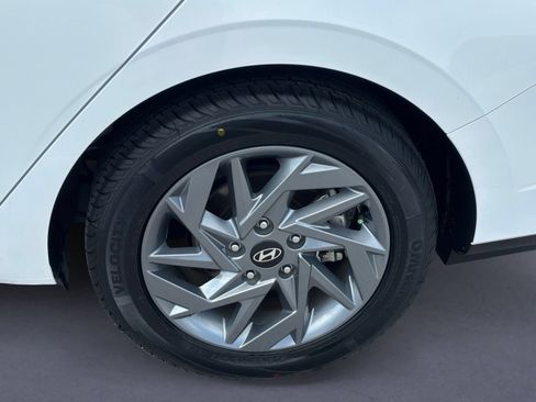 Certified 2025 Hyundai Elantra Hybrid FWD image 9