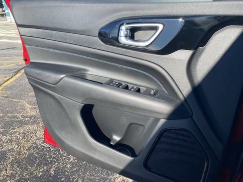 New 2026 Jeep Compass Latitude image 17