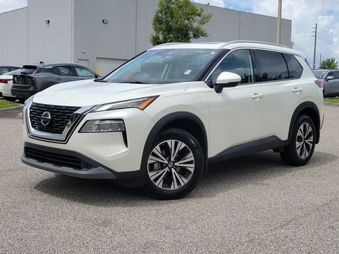 Certified 2021 Nissan Rogue SV w/ Premium Package FWD image 33