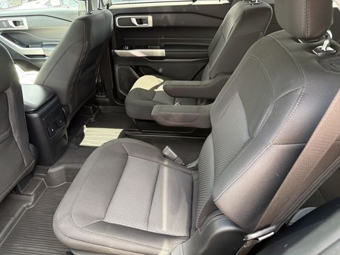 Used 2023 Ford Explorer XLT AWD/4WD image 23