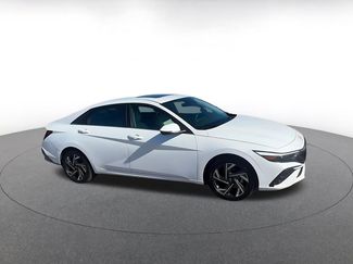 Used 2025 Hyundai Elantra Limited video 2