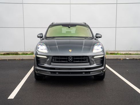 New 2026 Porsche Macan image 6