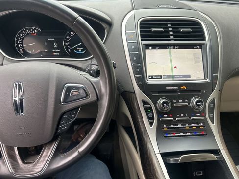 Used 2017 Lincoln MKX Reserve image 10