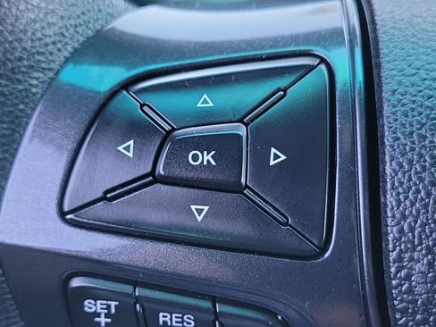Used 2019 Ford Explorer XLT FWD image 8