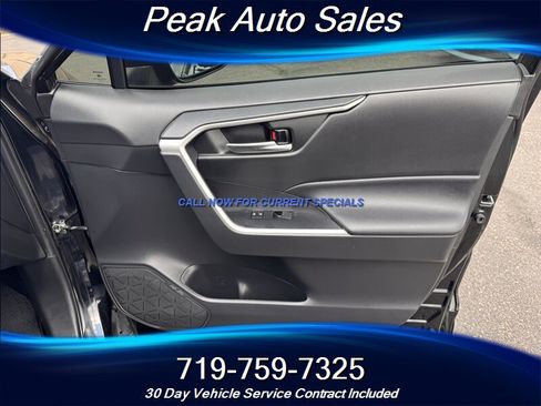 Used 2021 Toyota RAV4 XLE AWD/4WD image 28
