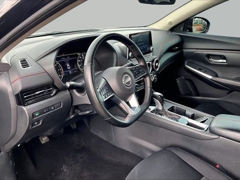 Certified 2025 Nissan Sentra SR FWD image 18
