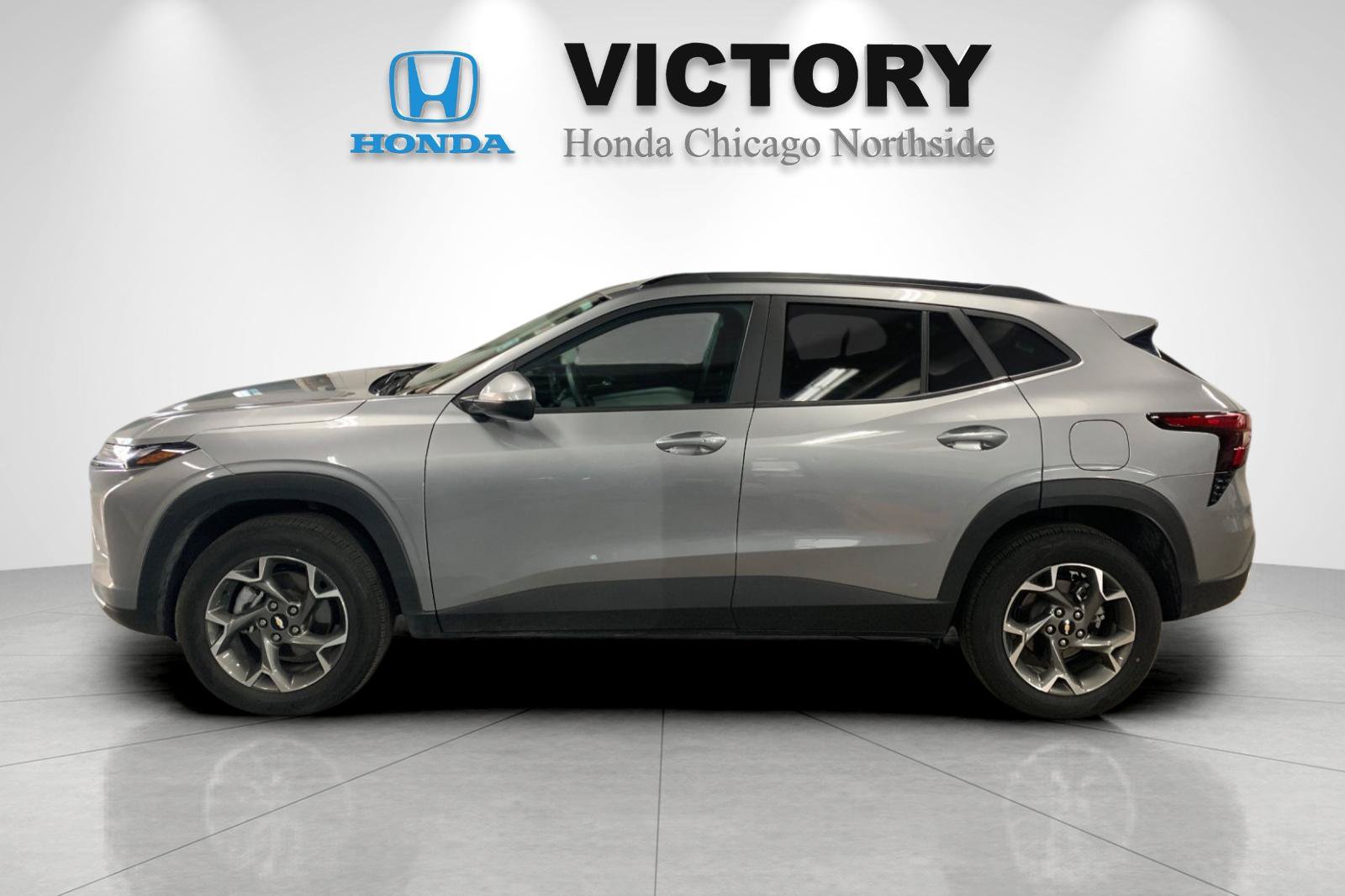 Used 2025 Chevrolet Trax LT w/ LT Convenience Package FWD image 6
