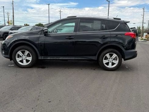 Used 2014 Toyota RAV4 XLE AWD/4WD image 5