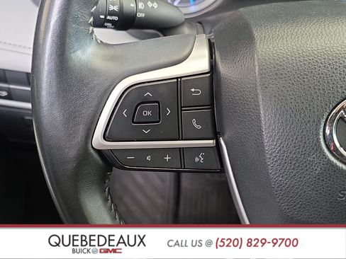 Used 2023 Toyota Highlander XLE FWD image 15