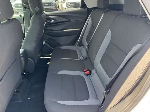 Used 2024 Chevrolet TrailBlazer LT FWD image 9