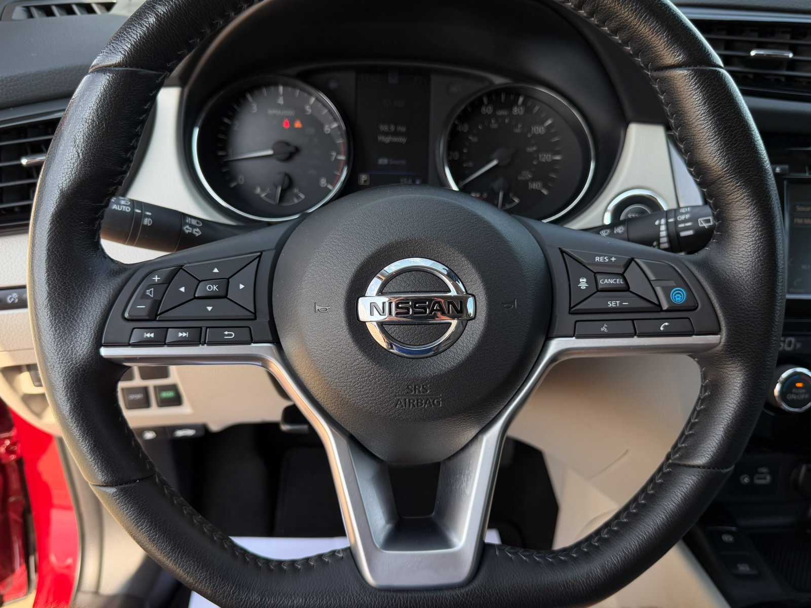 Used 2022 Nissan Rogue Sport SL w/ Premium Package FWD image 22