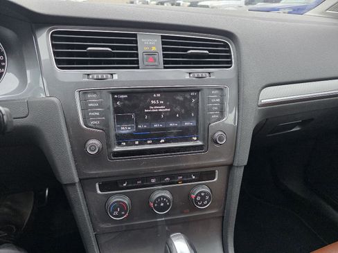 Used 2017 Volkswagen Golf Alltrack SE image 17